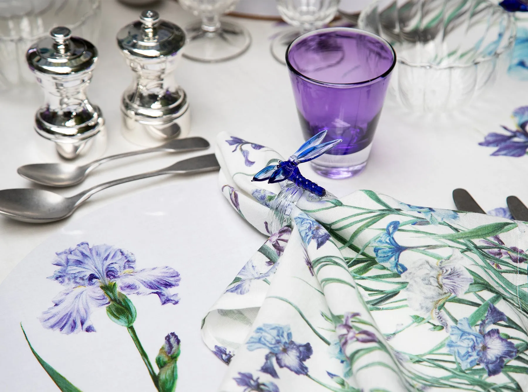 Iris Round Cork-backed Placemat in Violet