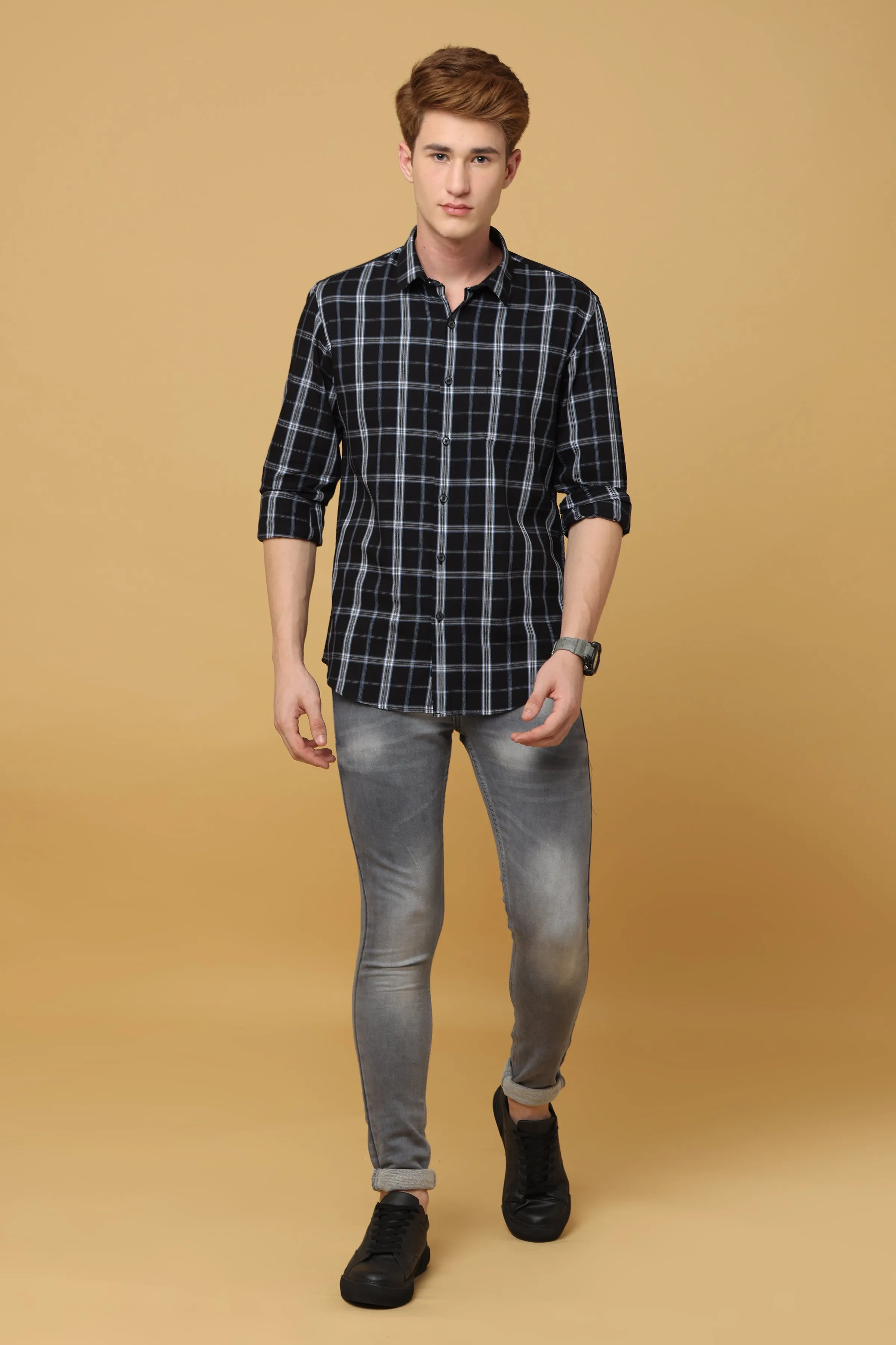 IVYN Black with white check shirt