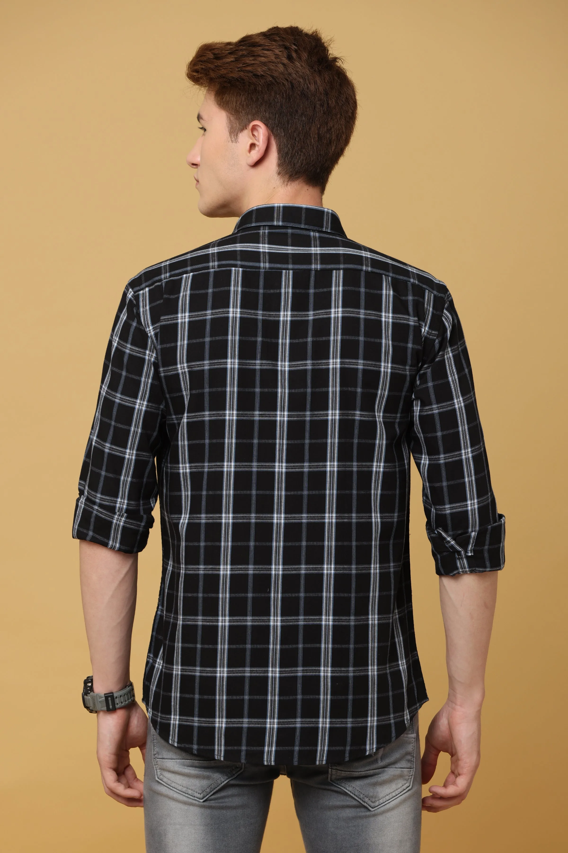 IVYN Black with white check shirt