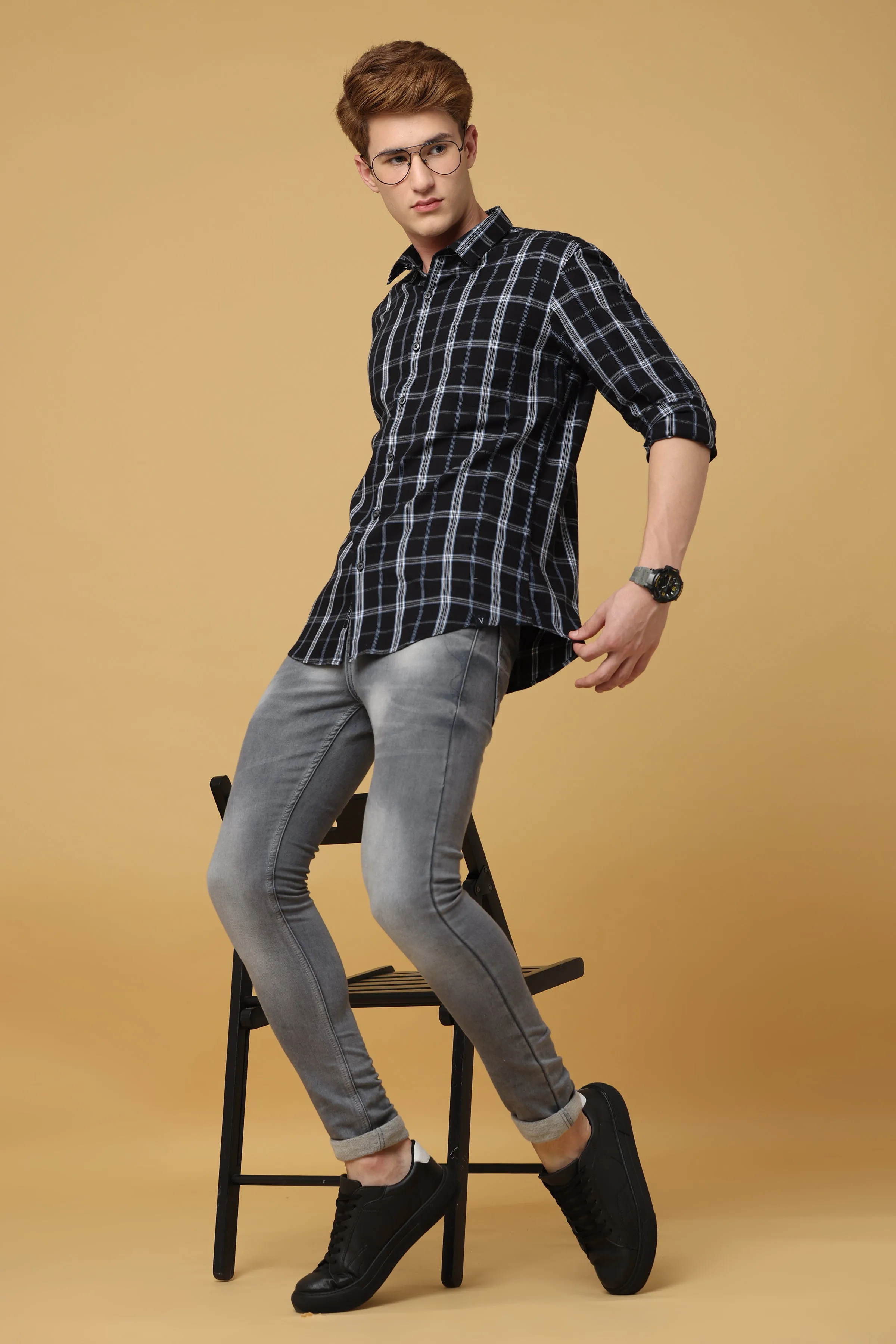 IVYN Black with white check shirt