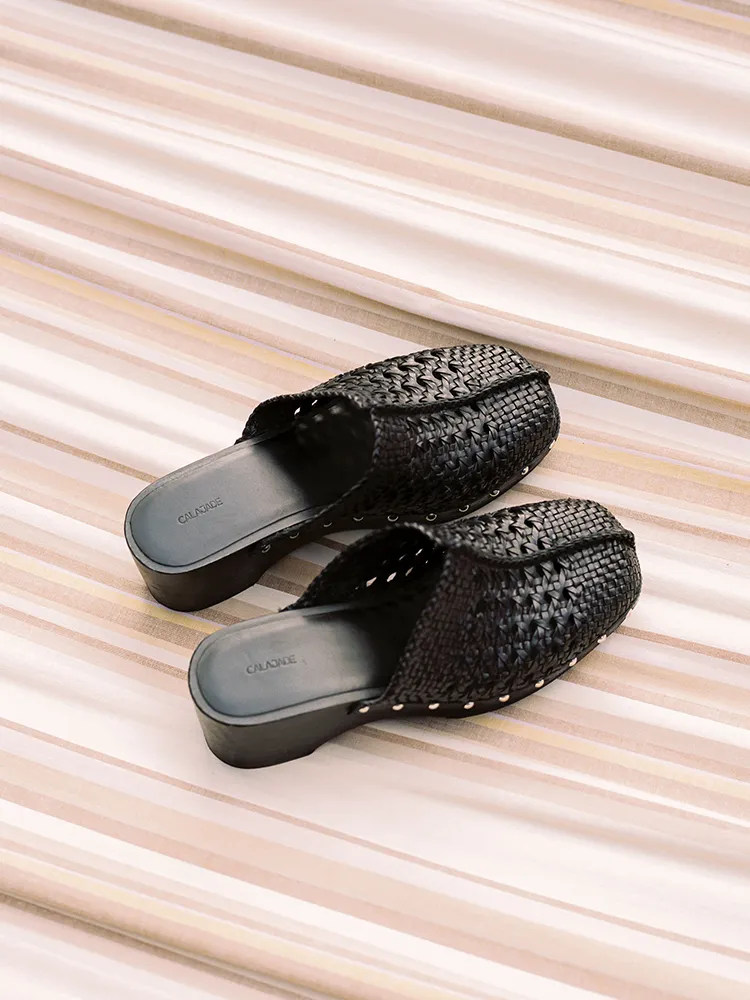 YVONE Black clog sandal