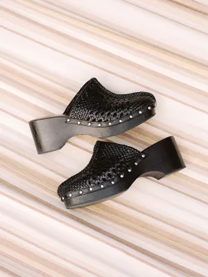 YVONE Black clog sandal